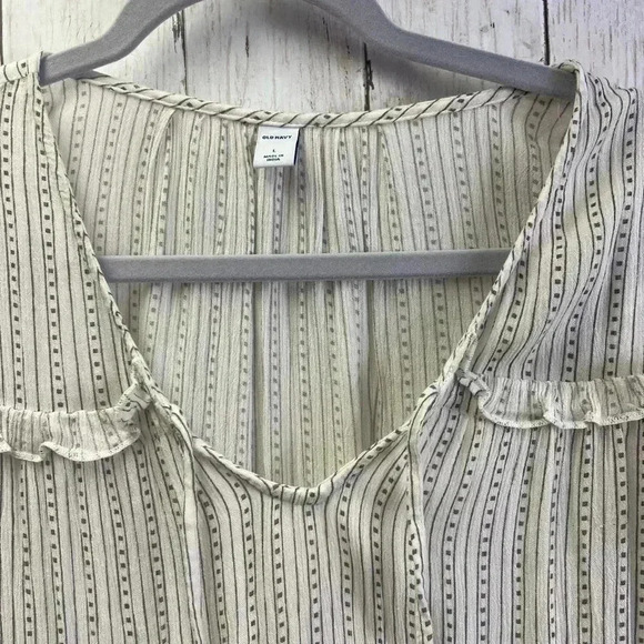 Old Navy Sleeveless top size Large - Picture 2 of 8